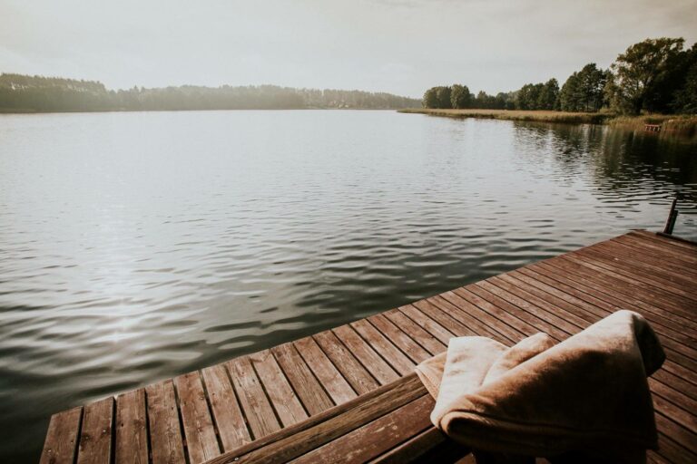 Gustaw-Mazury - Widok na jezioro z prywatnego pomostu